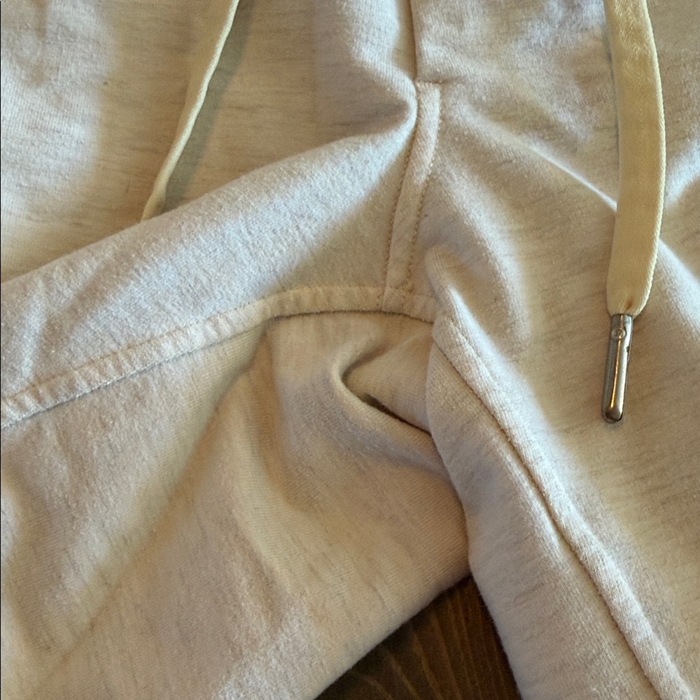 Lululemon Cream Drawstring Shorts - Picture 8 of 8